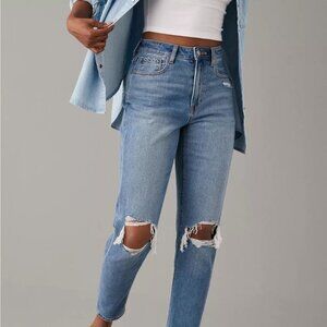 NEW American Eagle Women's AE Ripped Mom Jean Cool Classic